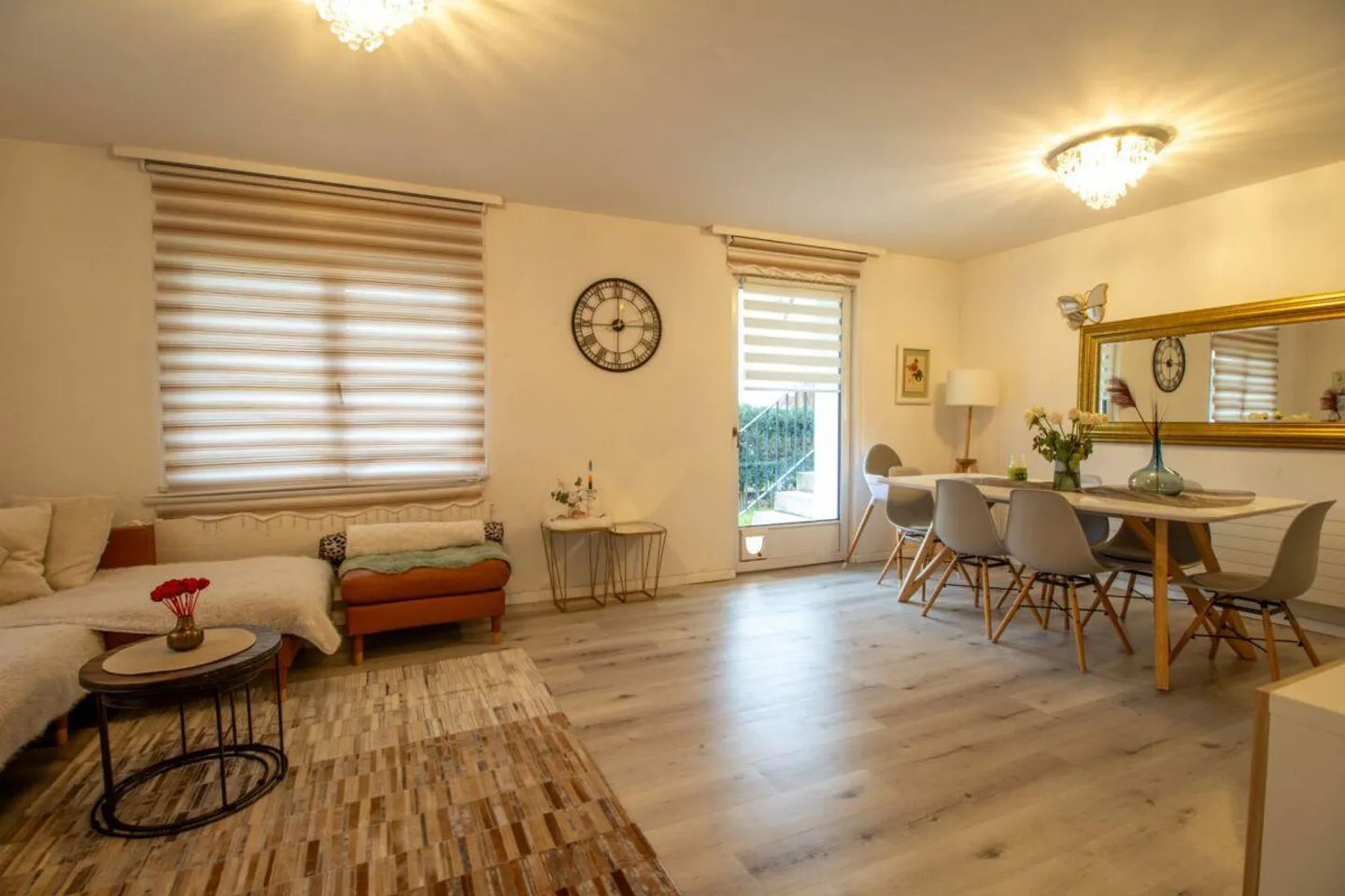 Casa unifamiliare ristrutturata di 6,5 locali con giardino, terrazza e box auto - Foto 2 di 26