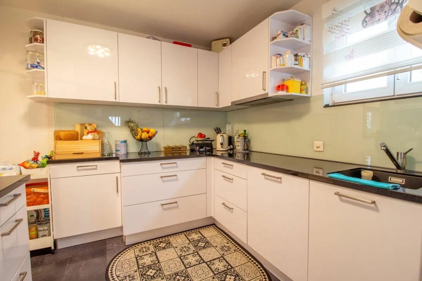 Casa unifamiliare ristrutturata di 6,5 locali con giardino, terrazza e box auto - Foto 4 di 26