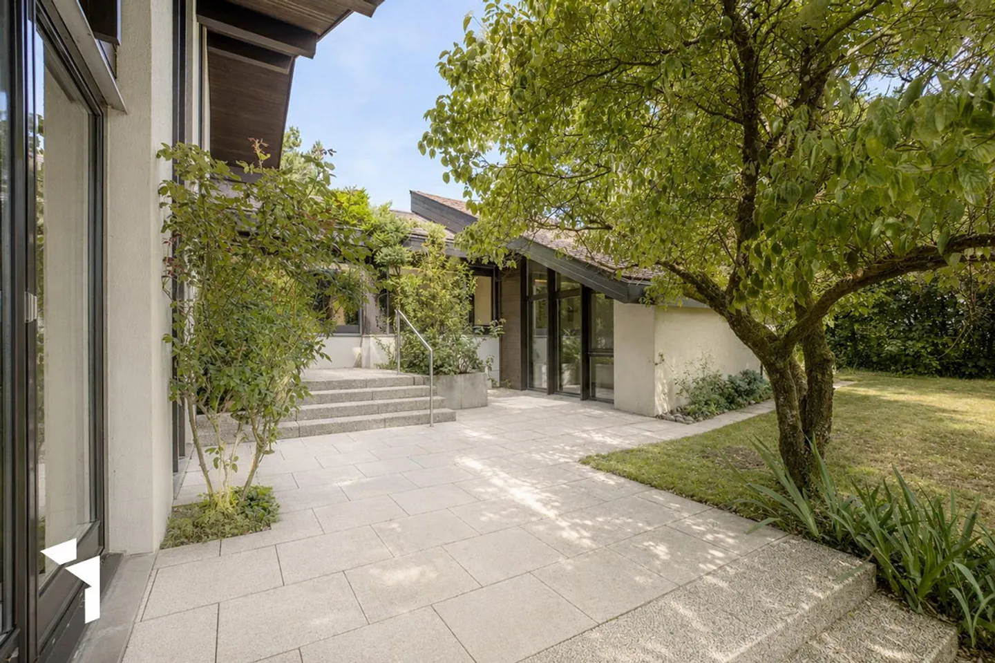 Fehr Real Estate - Idyllic 4.5-Room Atrium Villa - Photo 16 of 18