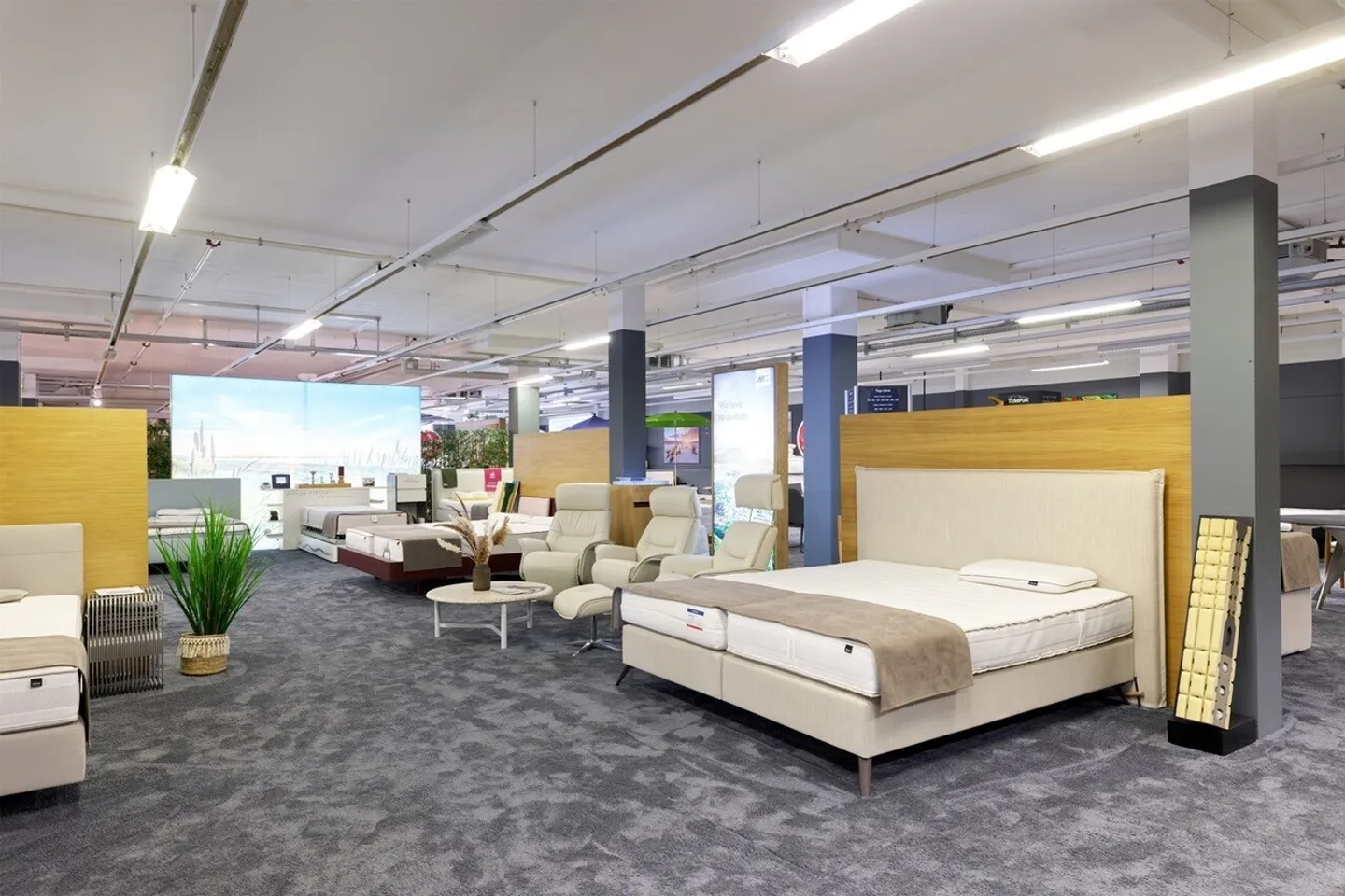 Espace de vente attrayant au rez-de-chaussée - Photo 1 sur 12