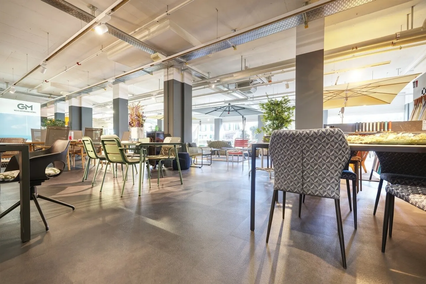 Espace de vente attrayant au rez-de-chaussée - Photo 6 sur 12