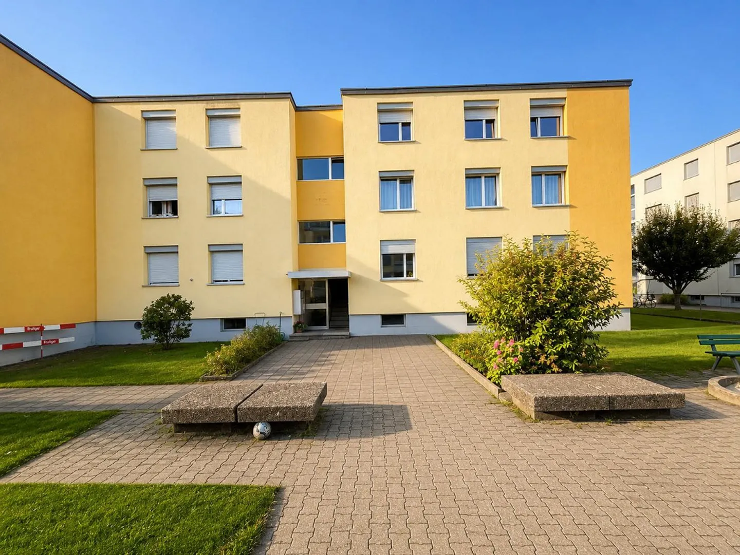 Ampio appartamento di 4,5 stanze con balcone e vista sulle montagne a Thun - Foto 1 di 12