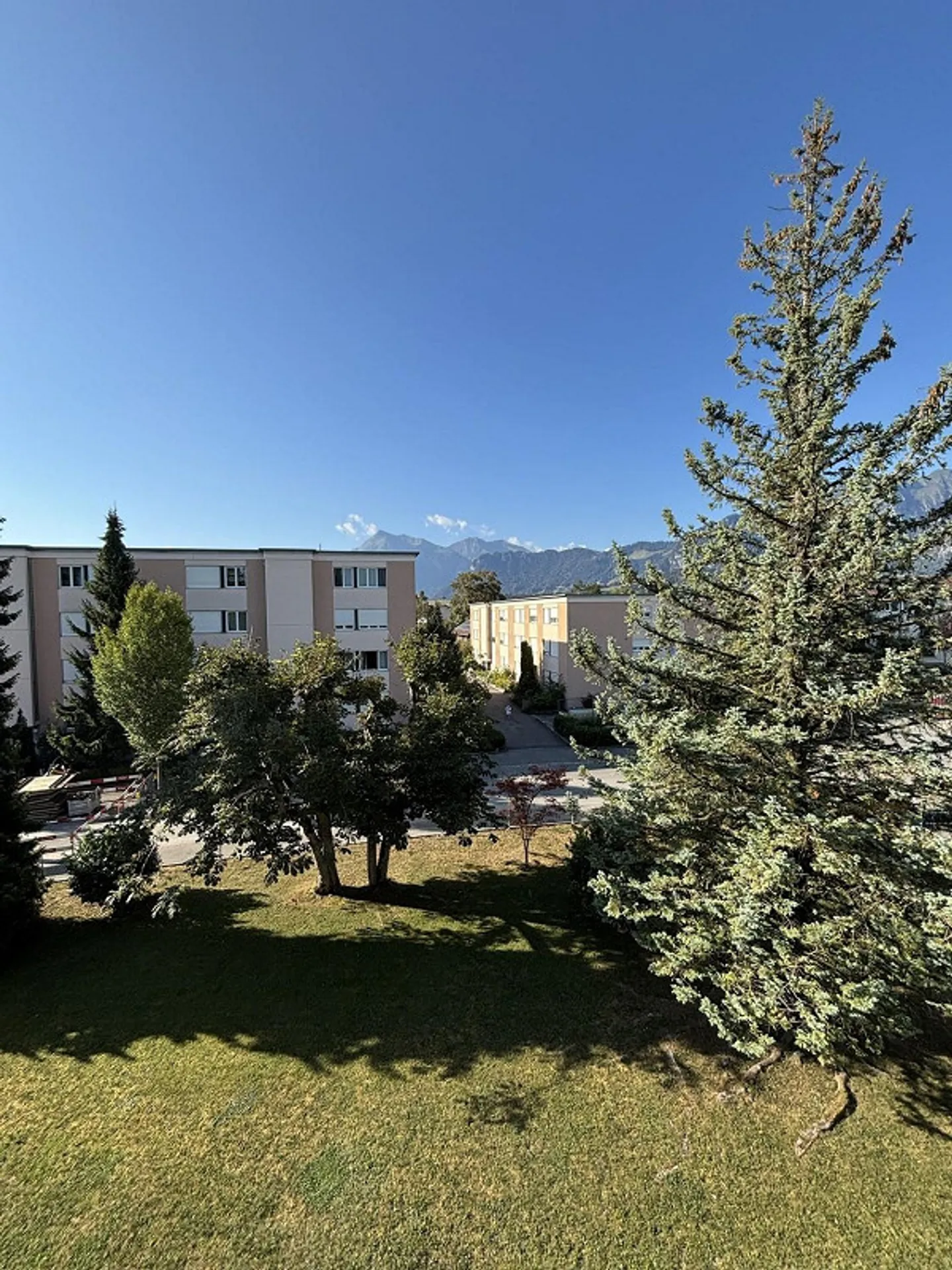 Ampio appartamento di 4,5 stanze con balcone e vista sulle montagne a Thun - Foto 12 di 12