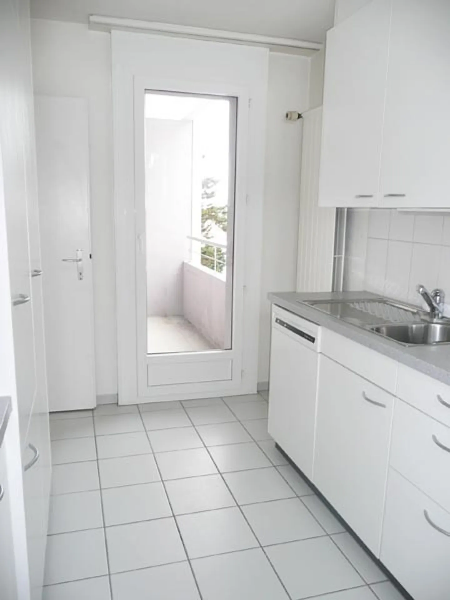 Spacious Family Apartment - Limited until the end of March 2027 - Photo 4 of 6