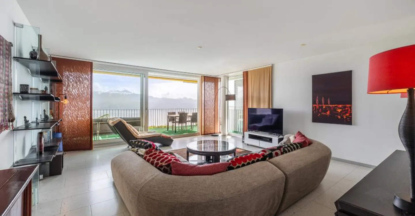 4.5 pièces avec vue lac panoramique, balcon 25 m² & 2 places couvertes - Foto 2 von 6