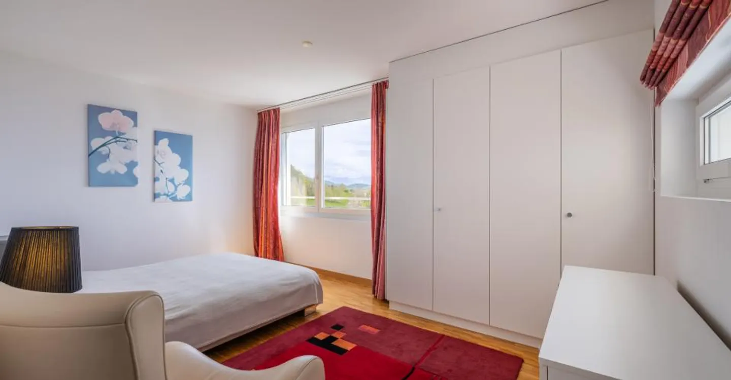 4.5 pièces avec vue lac panoramique, balcon 25 m² & 2 places couvertes - Foto 5 von 6