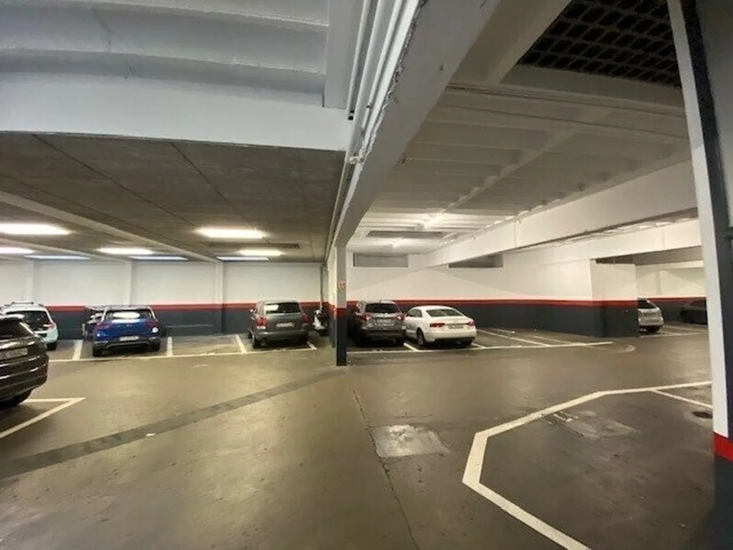 Parking space for small vehicle only - Photo 3 of 4