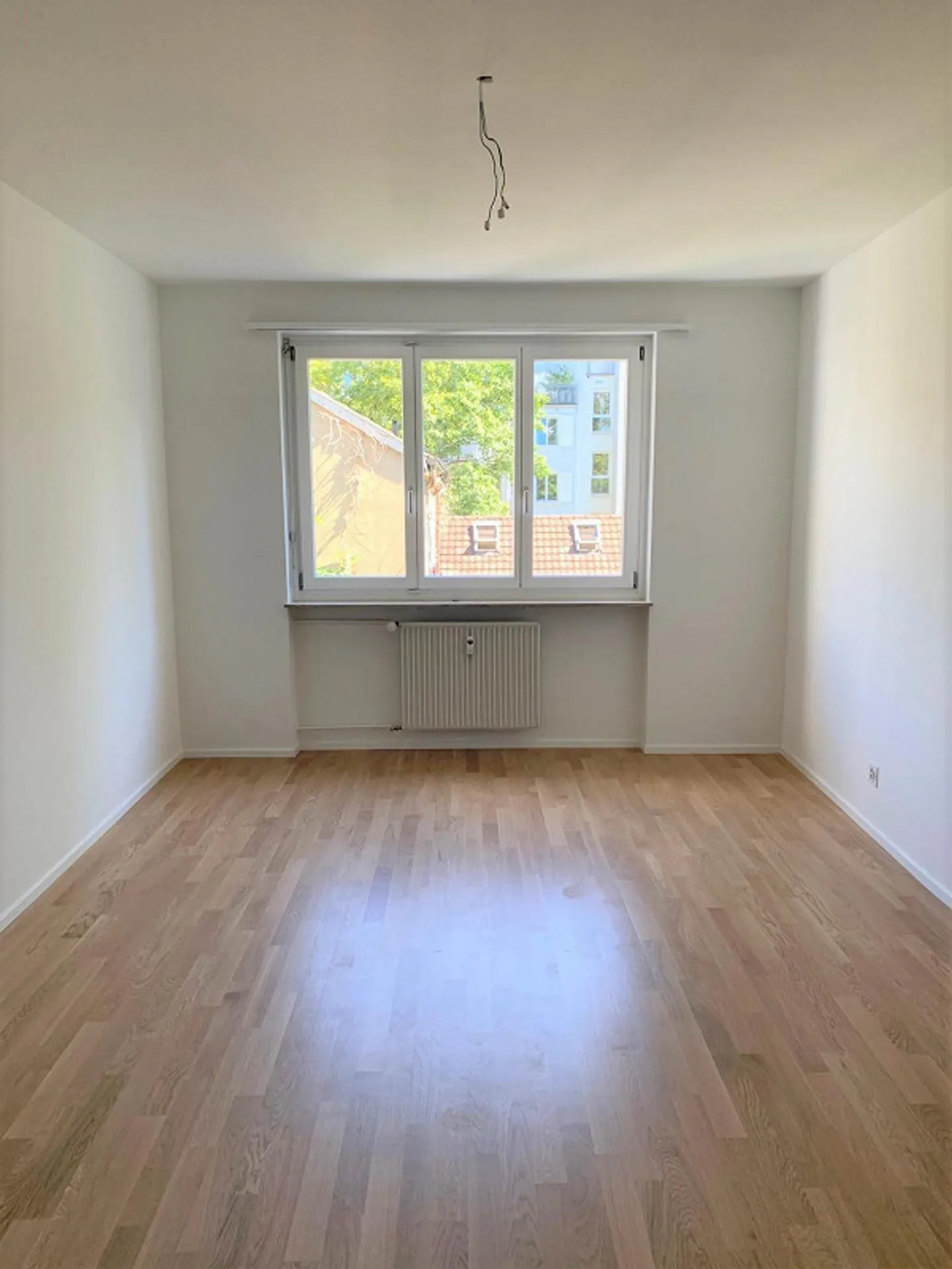 Appartement rénové 2 pièces près de Messeplatz - Photo 3 sur 6
