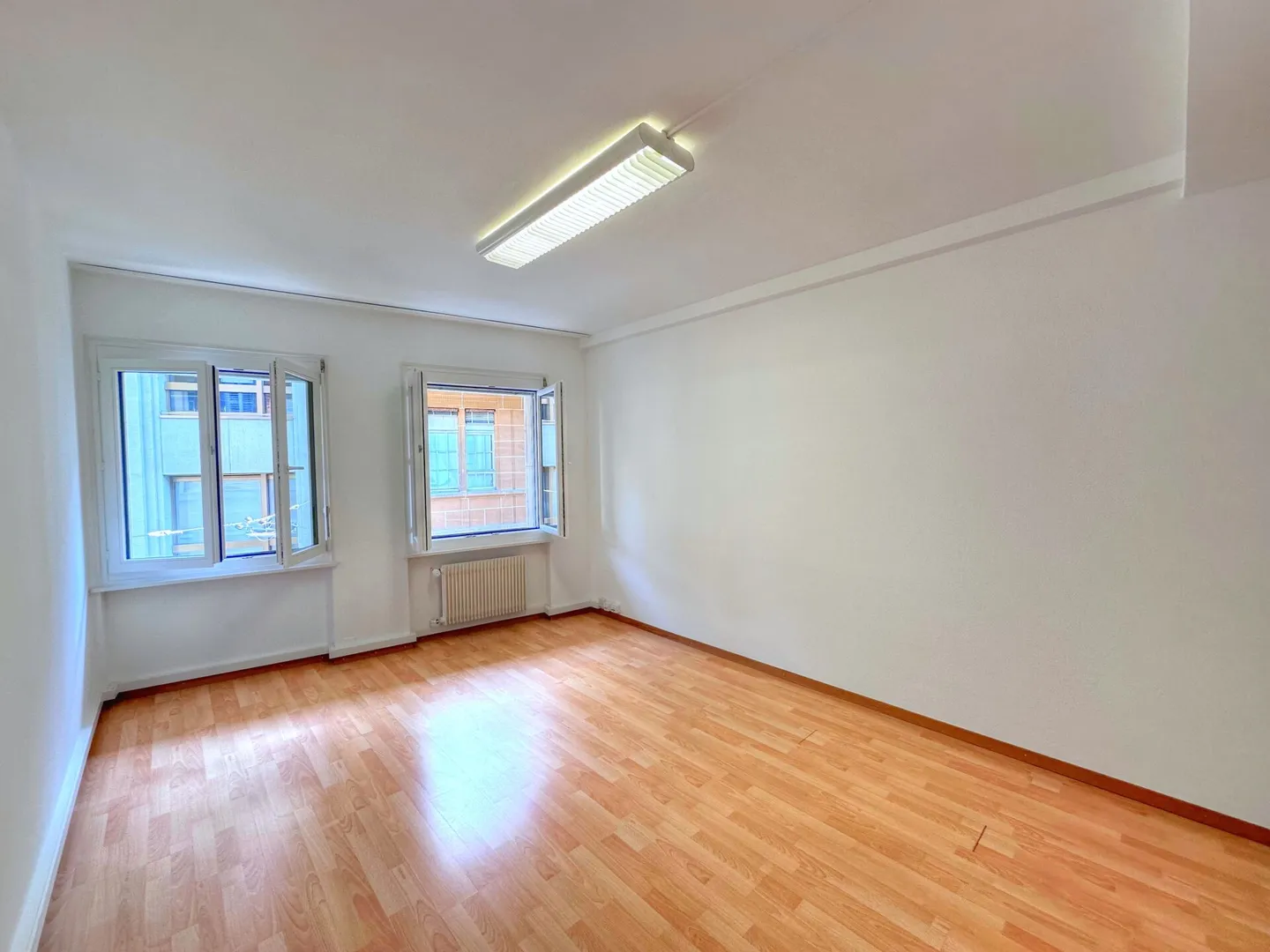 Administrative/Office 1 room 17 m2 in Lausanne - Photo 1 of 9