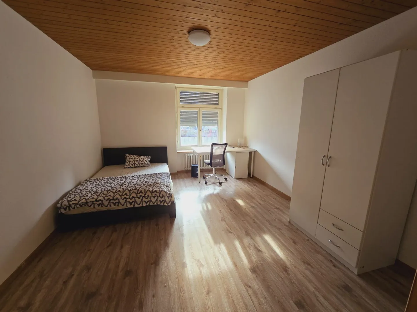 Furnished Room in 3-Person Shared Apartment (2nd Floor Room 1) - Photo 1 of 4