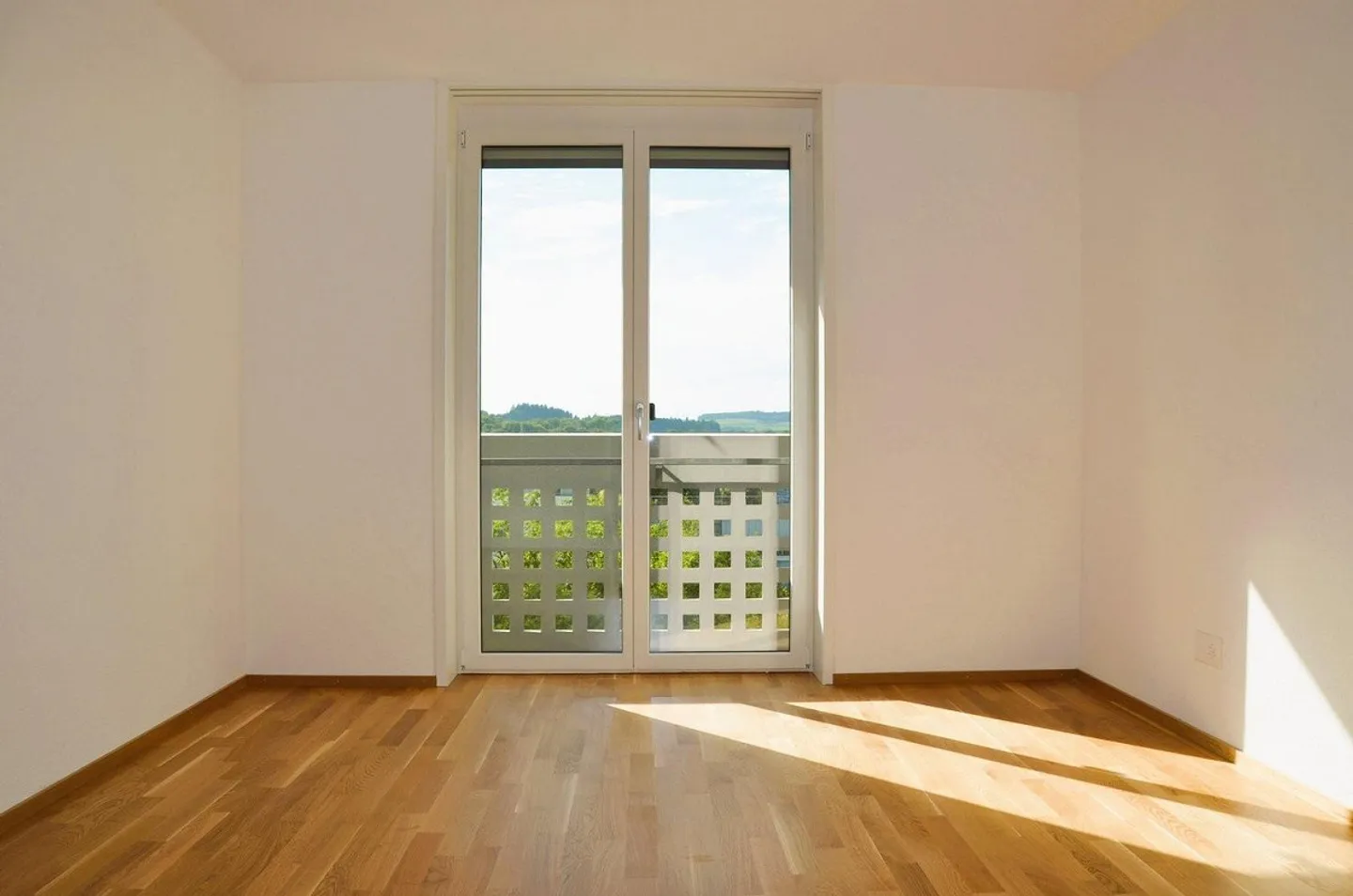 Living with breathtaking views - Photo 4 of 7
