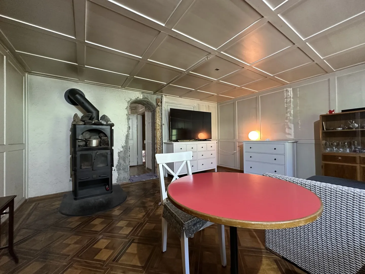 Casa a schiera spaziosa con fascino e potenziale - Foto 3 di 14