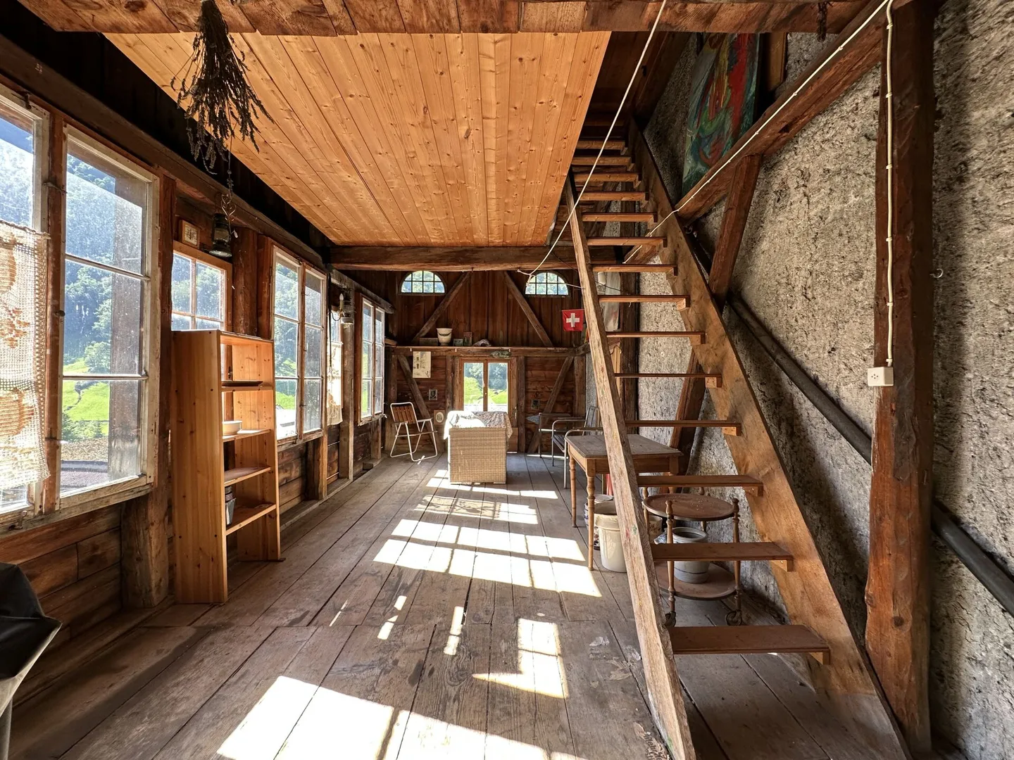 Casa a schiera spaziosa con fascino e potenziale - Foto 11 di 14