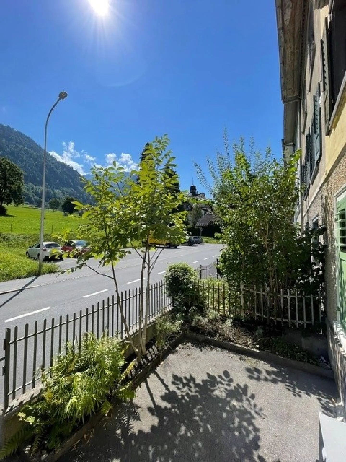 Casa a schiera spaziosa con fascino e potenziale - Foto 12 di 14