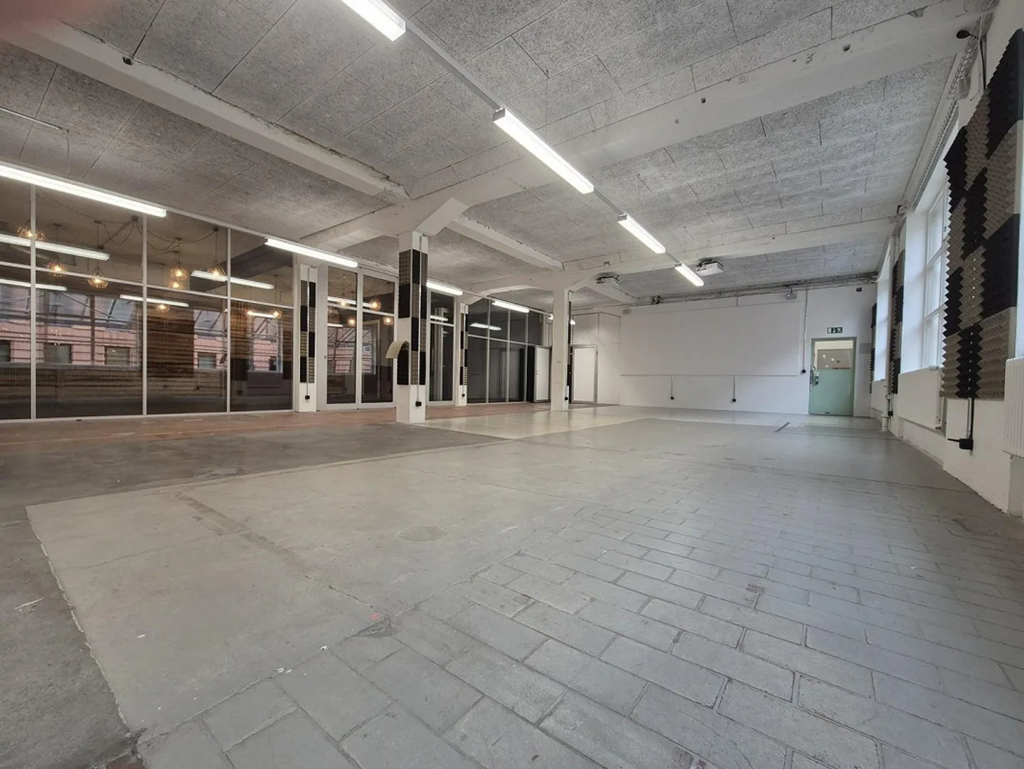 366m2 - Espace commercial à louer dans le Gurtenareal Wabern - Photo 2 sur 13