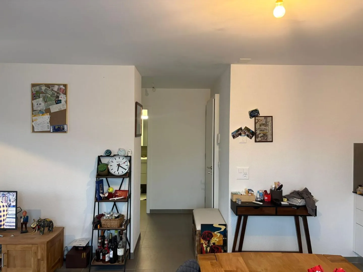 Appartement lumineux en rez-de-chaussée avec grande terrasse, jardin et 2 places de parking - Conthey - Photo 6 sur 8