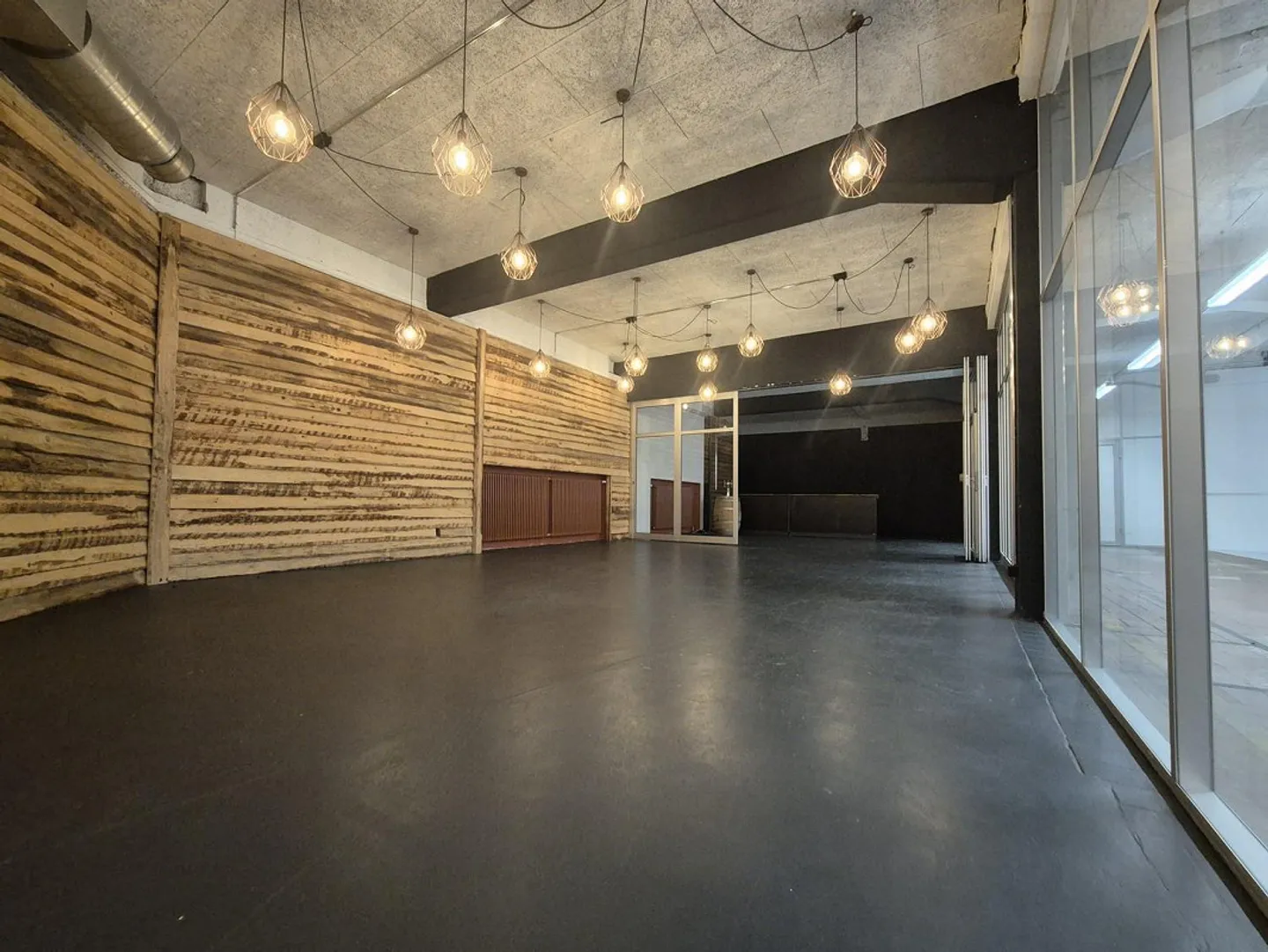 366m2 - Espace commercial à louer dans le Gurtenareal Wabern - Photo 5 sur 13