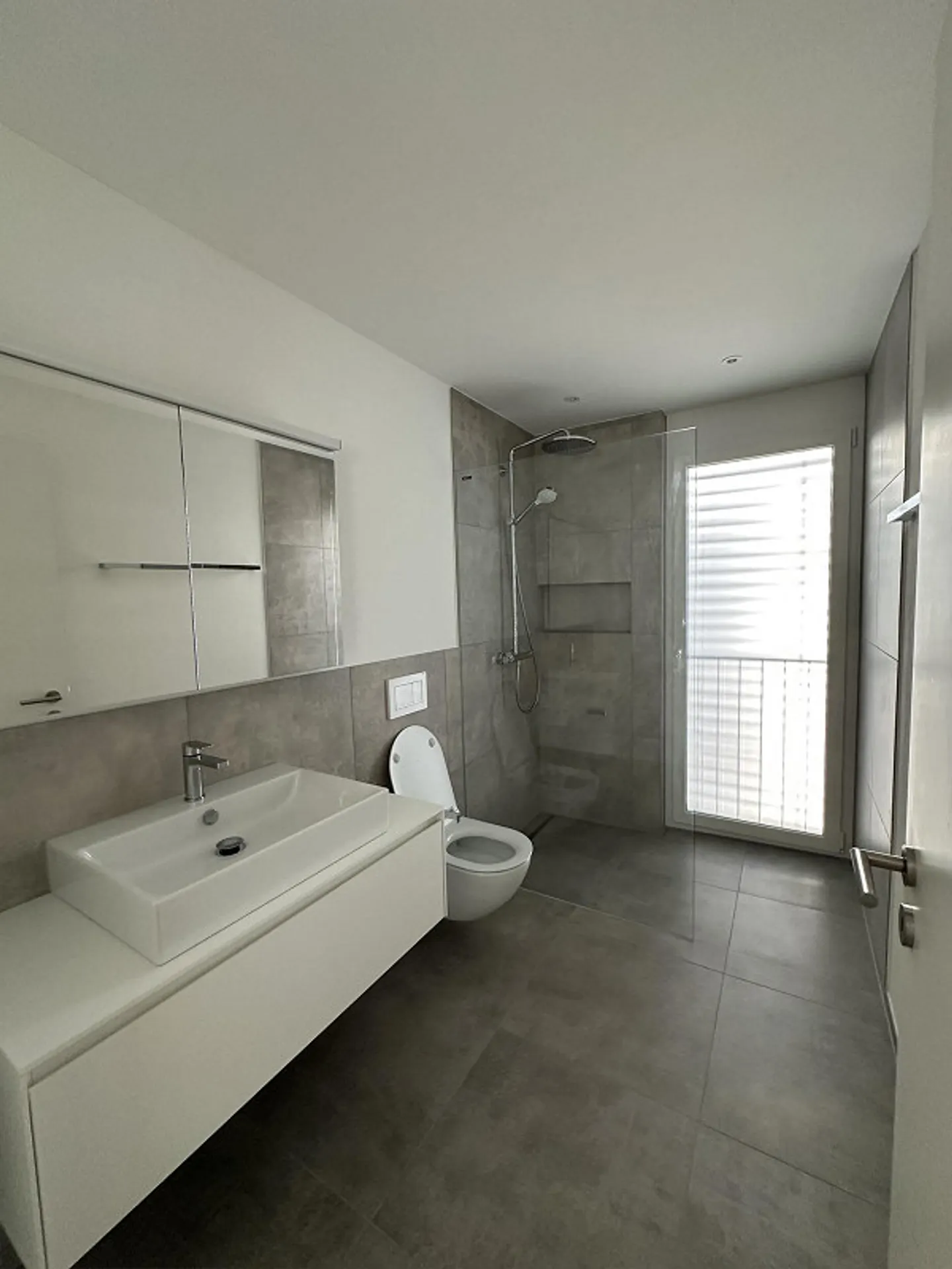 COPIE - Appartement moderne de 4,5 pièces au standard de propriété - Photo 11 sur 14