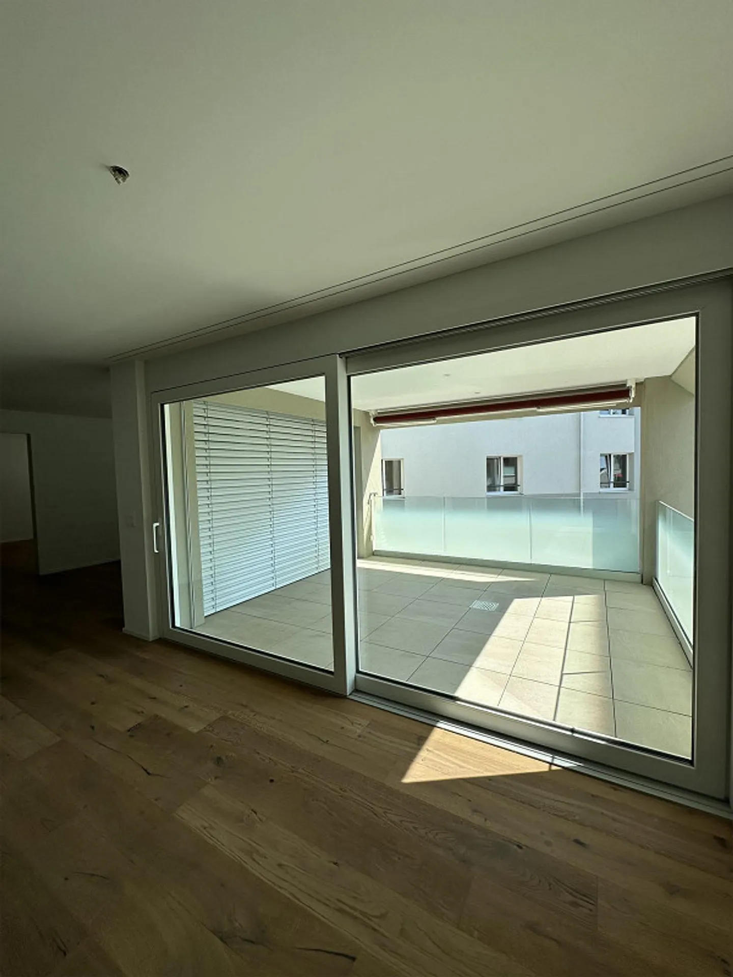 COPIE - Appartement moderne de 4,5 pièces au standard de propriété - Photo 12 sur 14