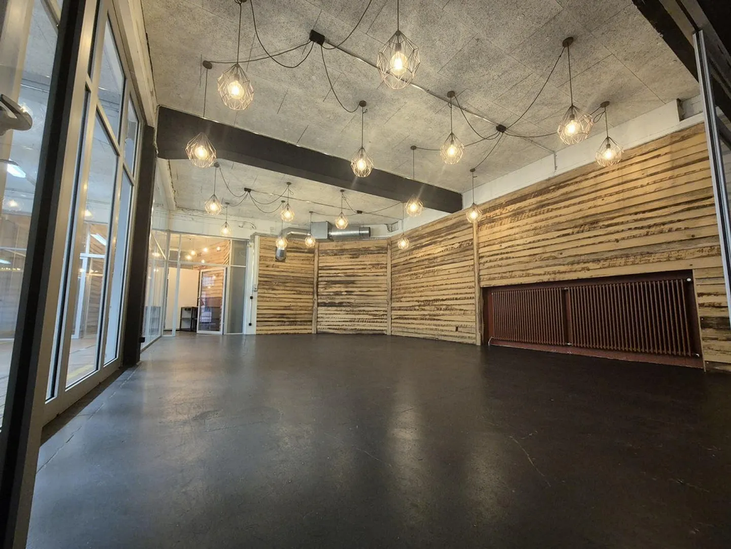 366m2 - Espace commercial à louer dans le Gurtenareal Wabern - Photo 7 sur 13