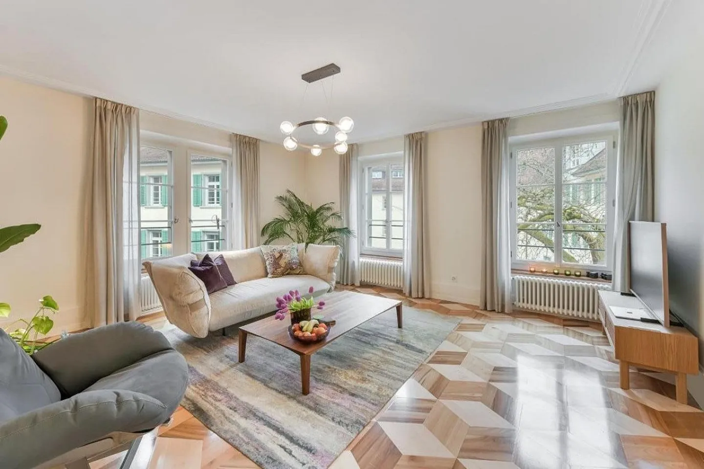 Historical charm meets exclusive living comfort with garden access - Photo 1 of 8