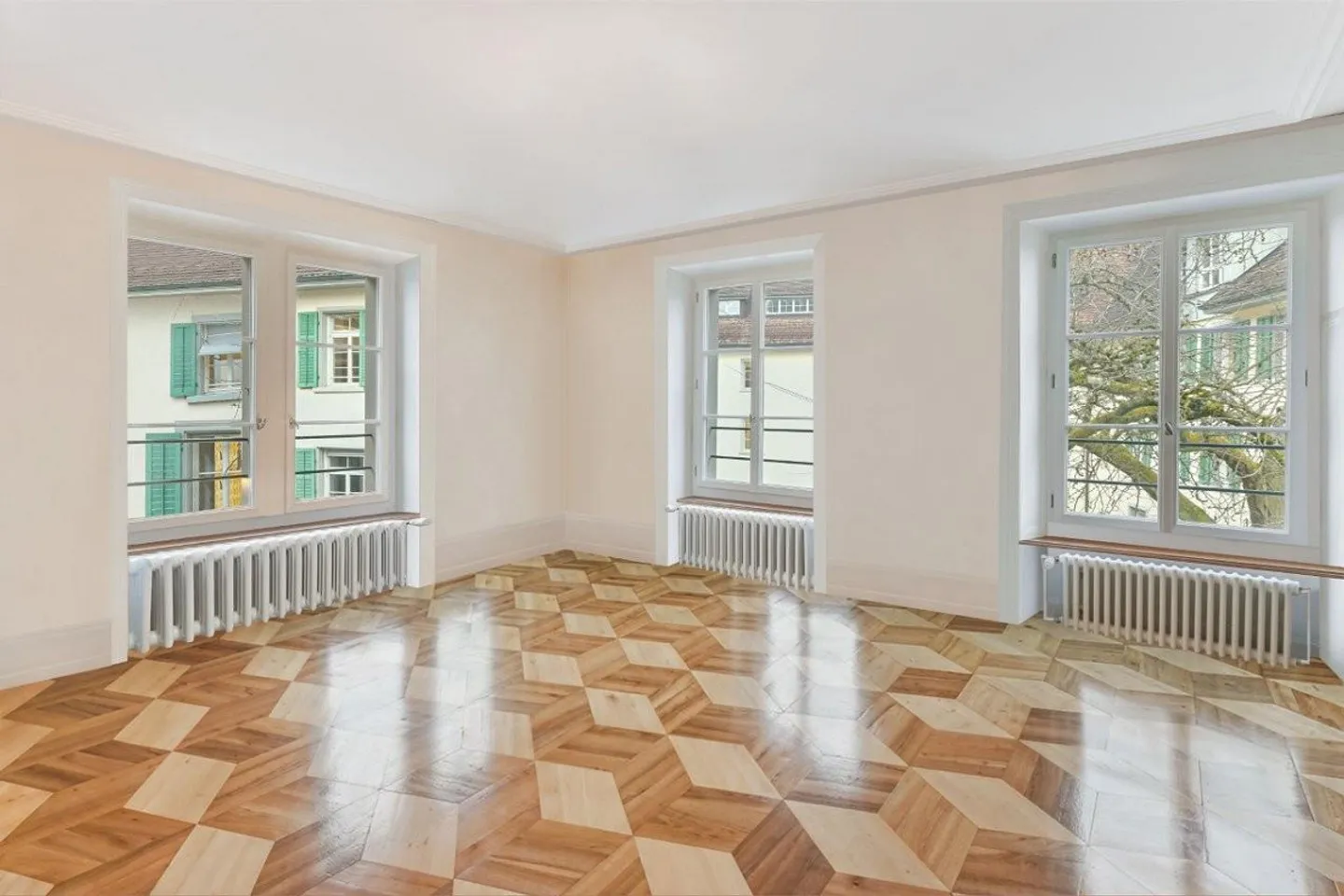 Historical charm meets exclusive living comfort with garden access - Photo 2 of 8