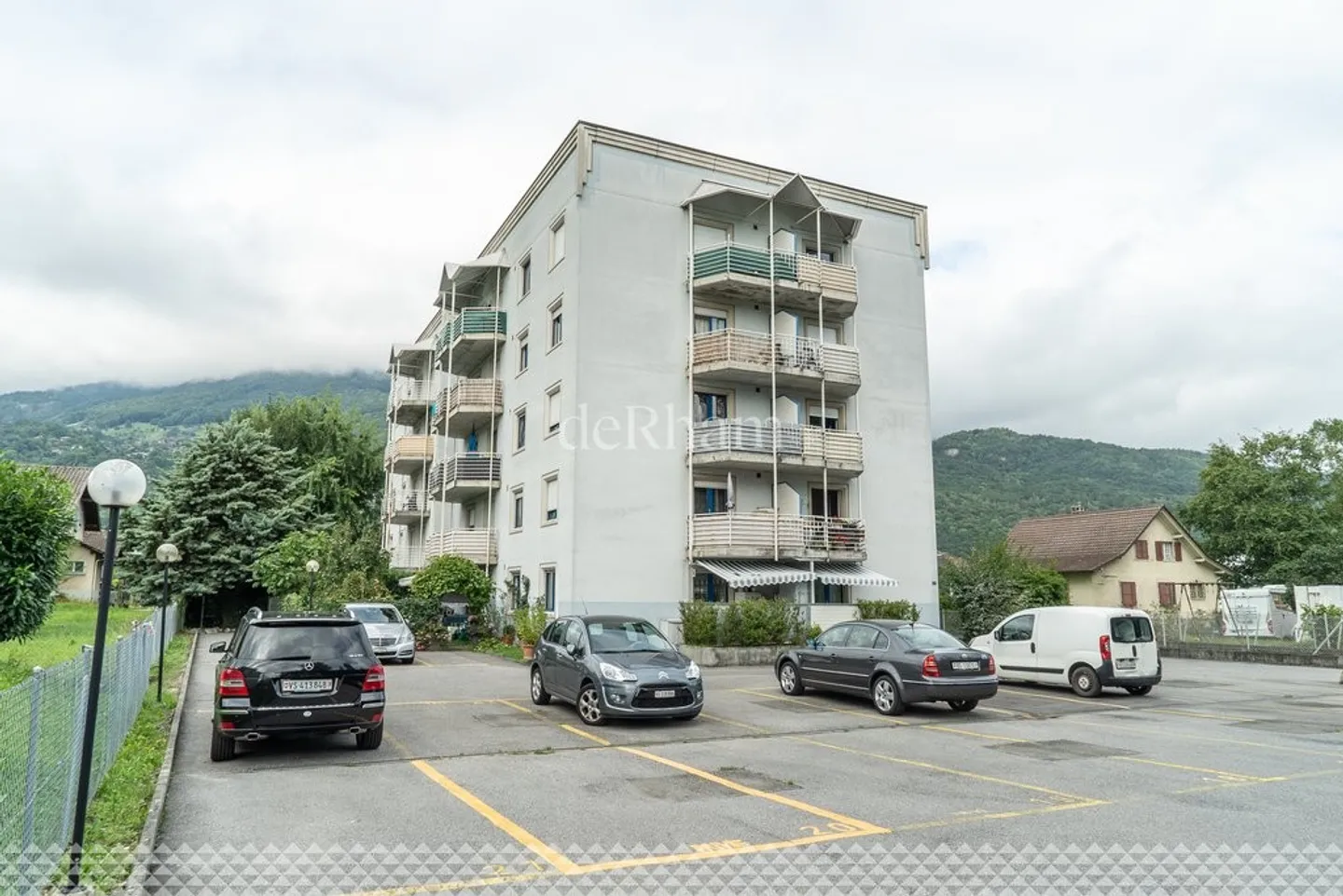 Motorcycle parking space for rent in Monthey - Photo 1 of 1