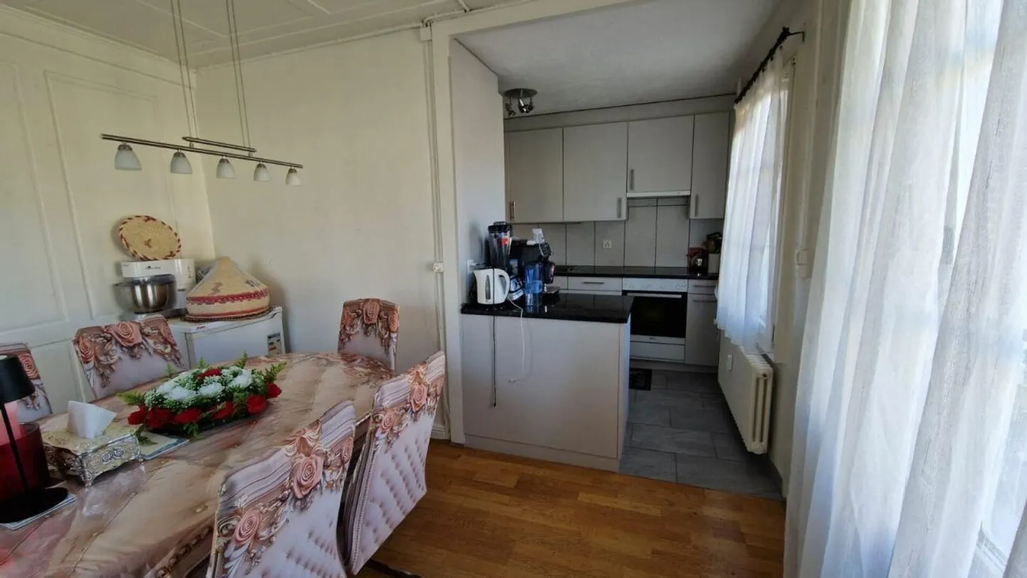 Geräumige Wohnung in Rapperswil - Foto 5 von 12