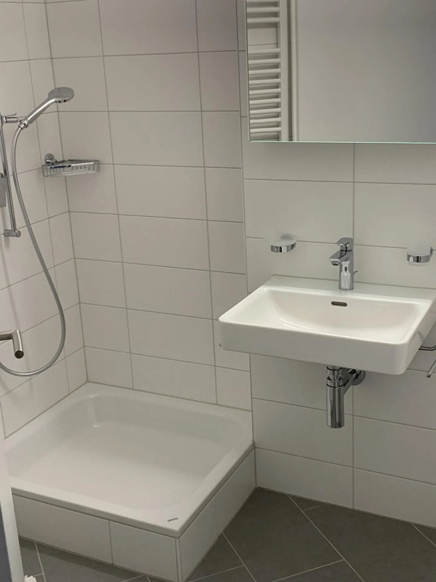 Appartement 3.5 pièces récemment rénové dans le quartier St. Johann - Photo 7 sur 9