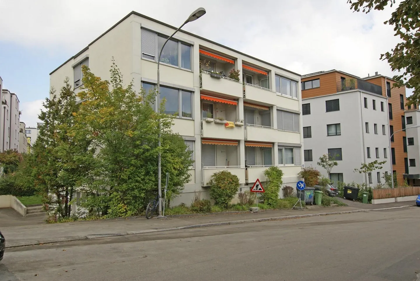 Quiet, sunny on the edge of the city - Photo 1 of 6