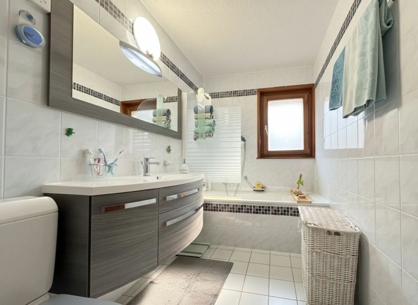 Appartement spacieux avec balcons - Photo 11 sur 11