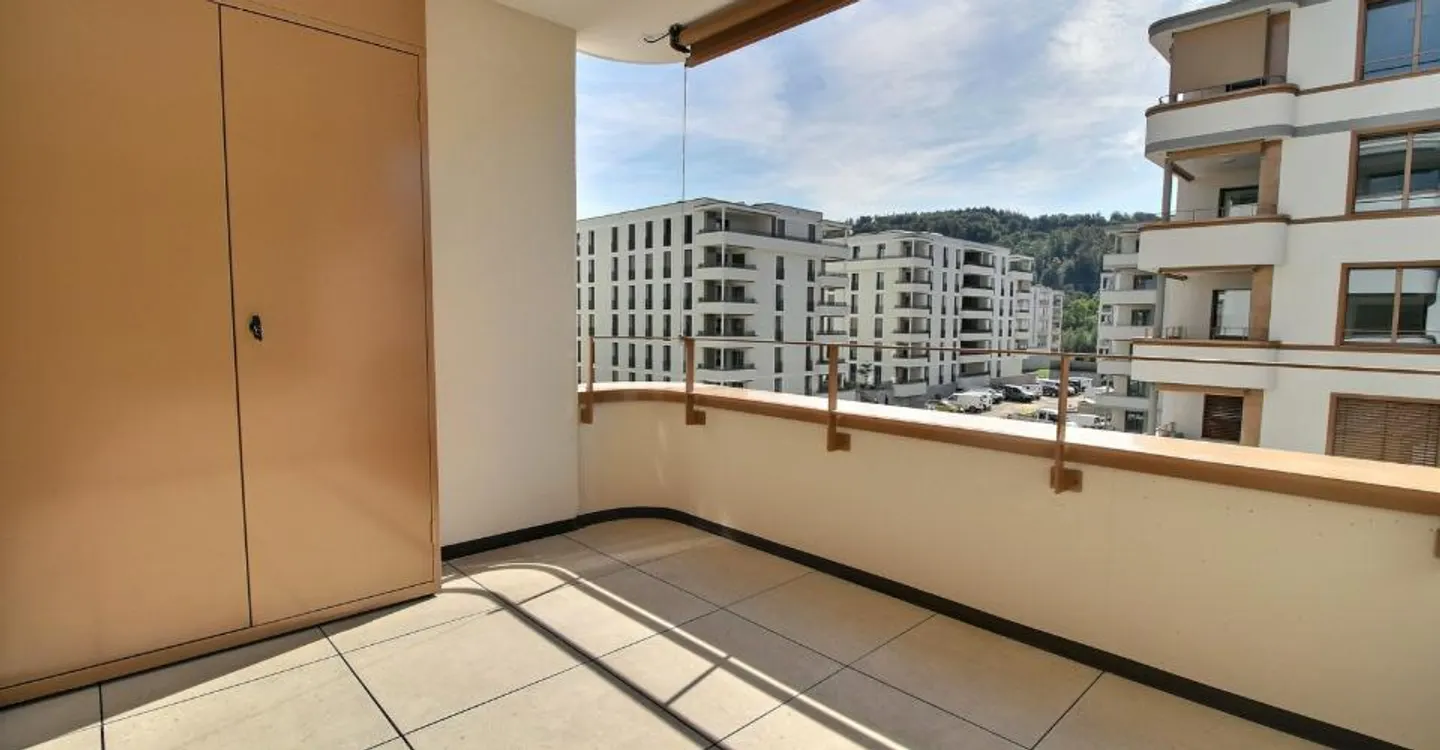 Luxury Apartment in Marly - Photo 2 of 9