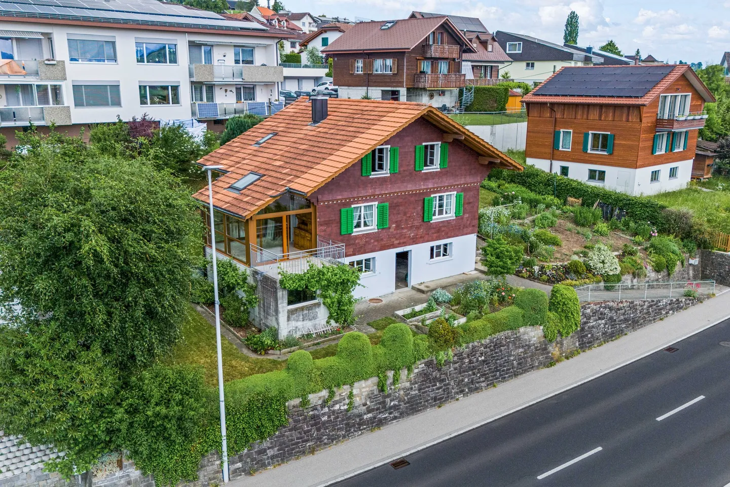 Incantevole casa familiare con giardino d'inverno - Foto 1 di 13
