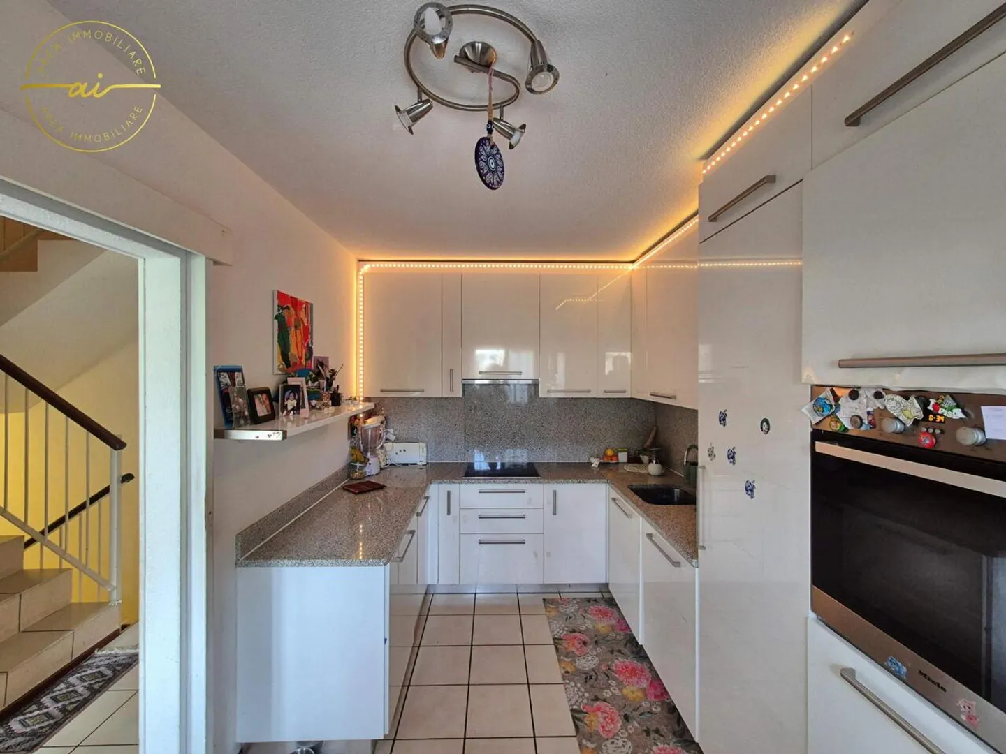 Casa a schiera luminosa con giardino a Barbengo - Foto 10 di 13