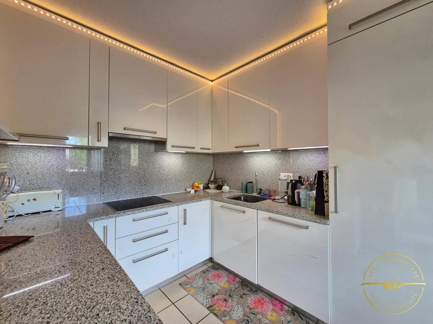 Casa a schiera luminosa con giardino a Barbengo - Foto 12 di 13