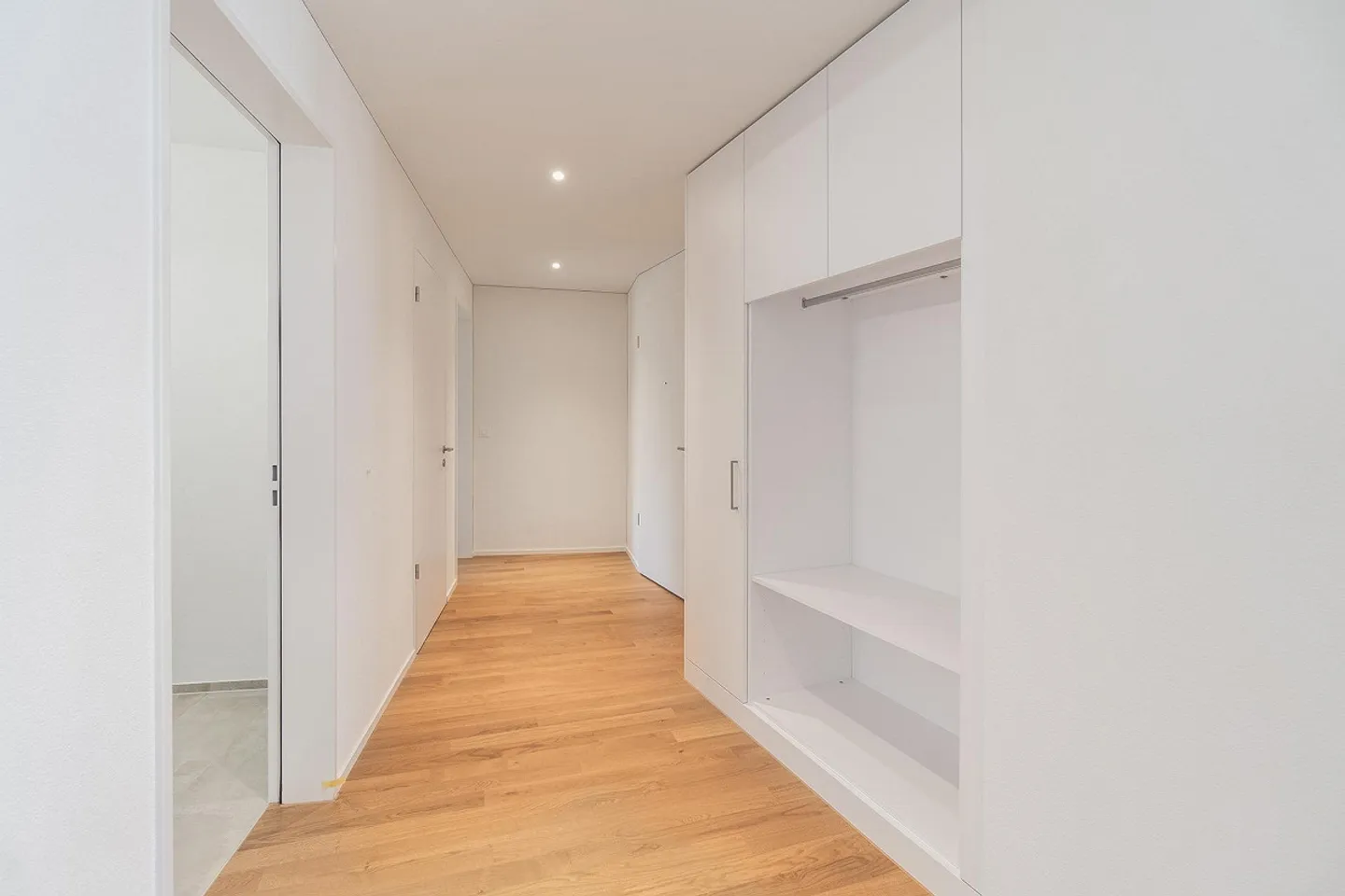 Special - 1 Room for Free! - Photo 4 of 11