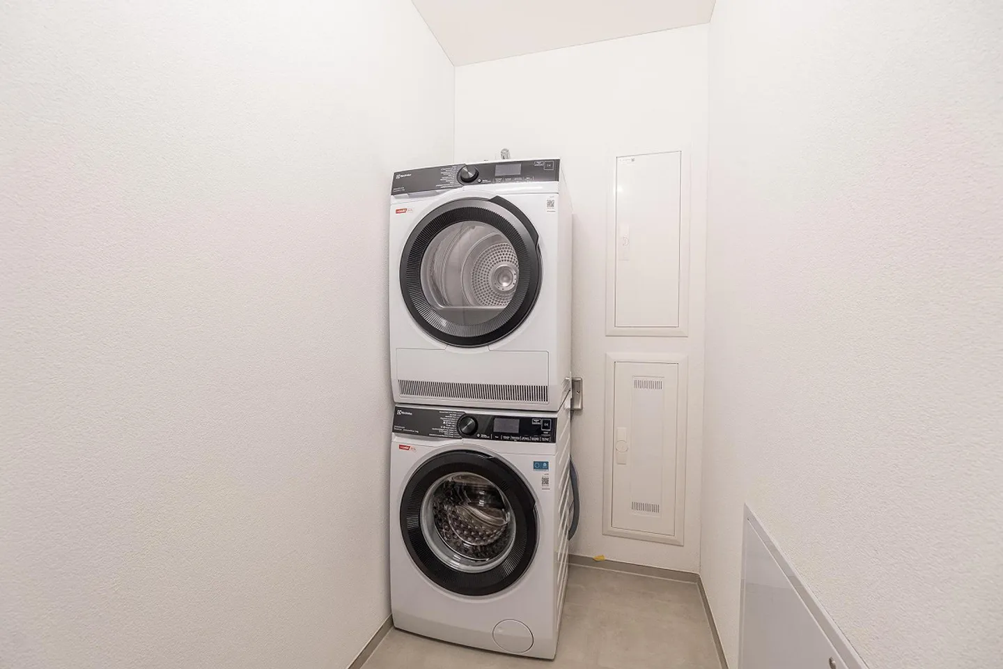 Special - 1 Room for Free! - Photo 9 of 11