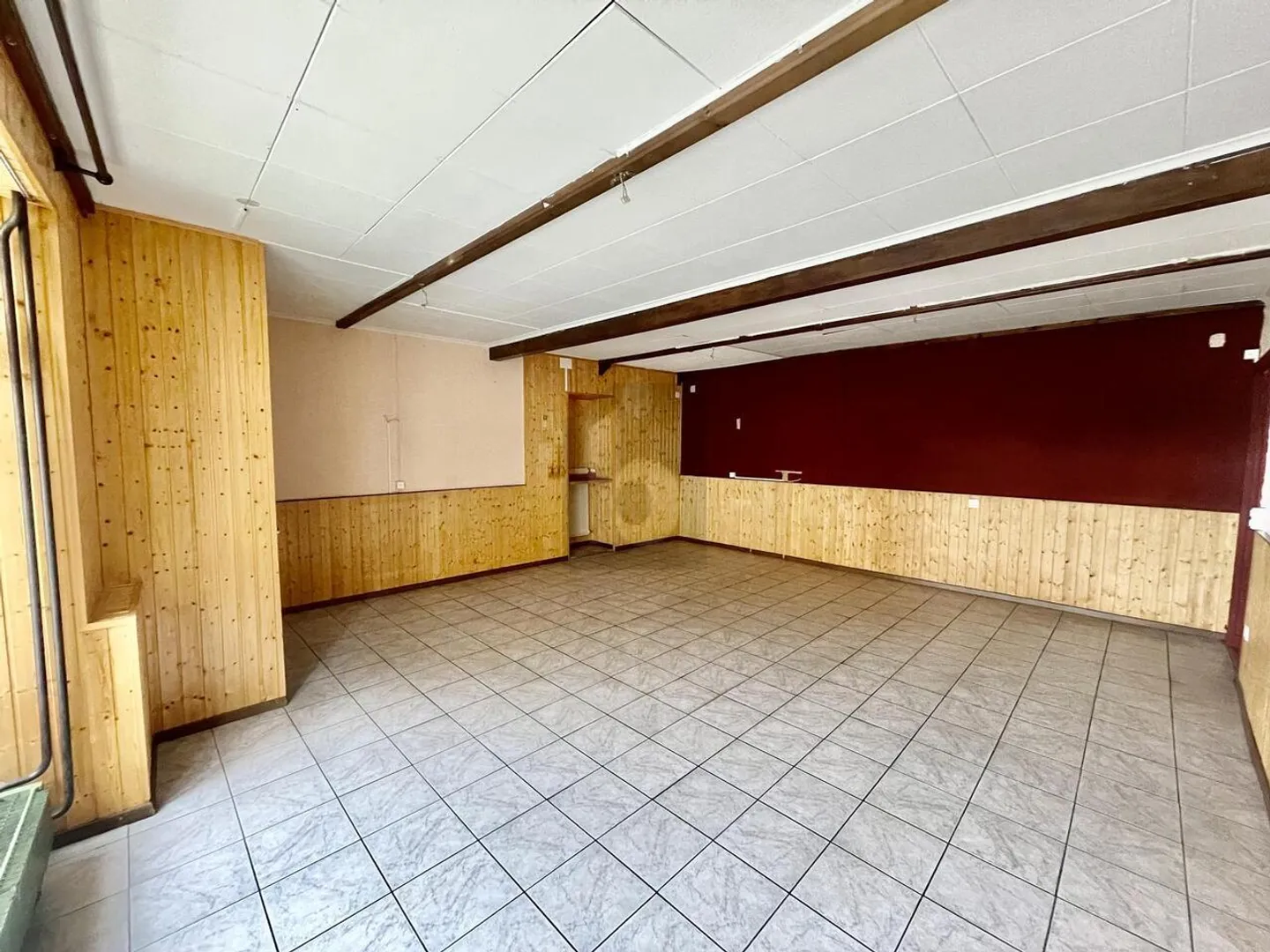 Belle opportunité de rénovation ou de commercialisation - Photo 5 sur 6