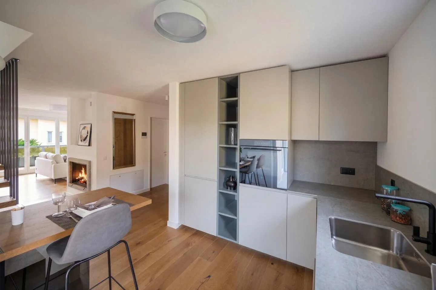 ASCONA - Exclusive Maisonette with Fireplace, Sunny Terraces & More... - Photo 2 of 14