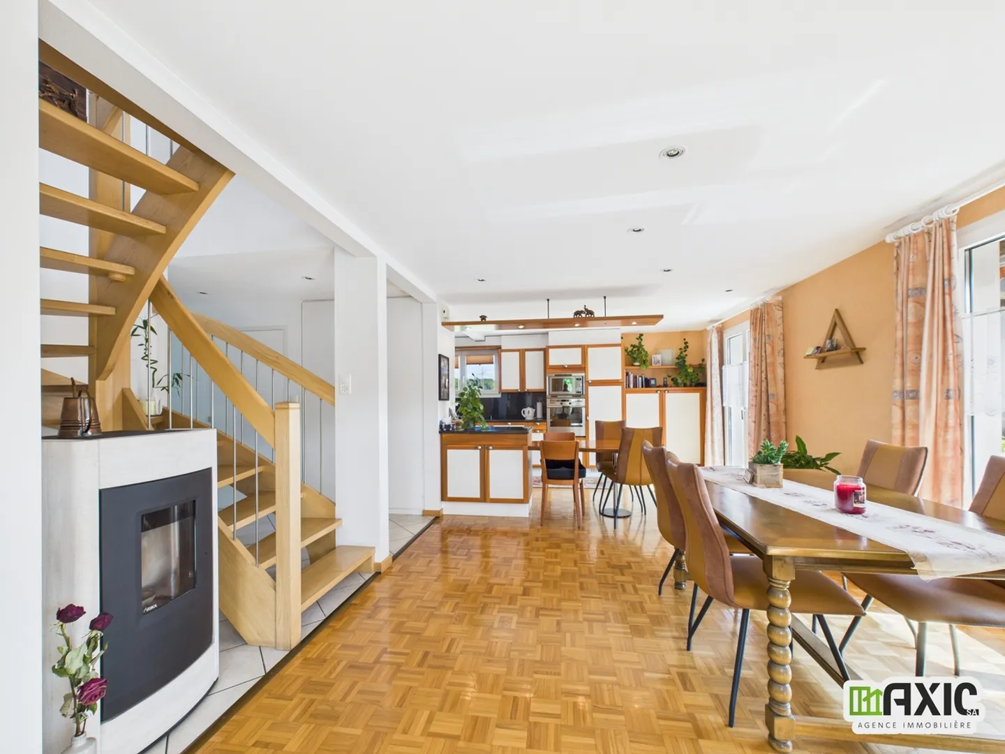 Bâtiment mixte avec potentiel - Photo 4 sur 34