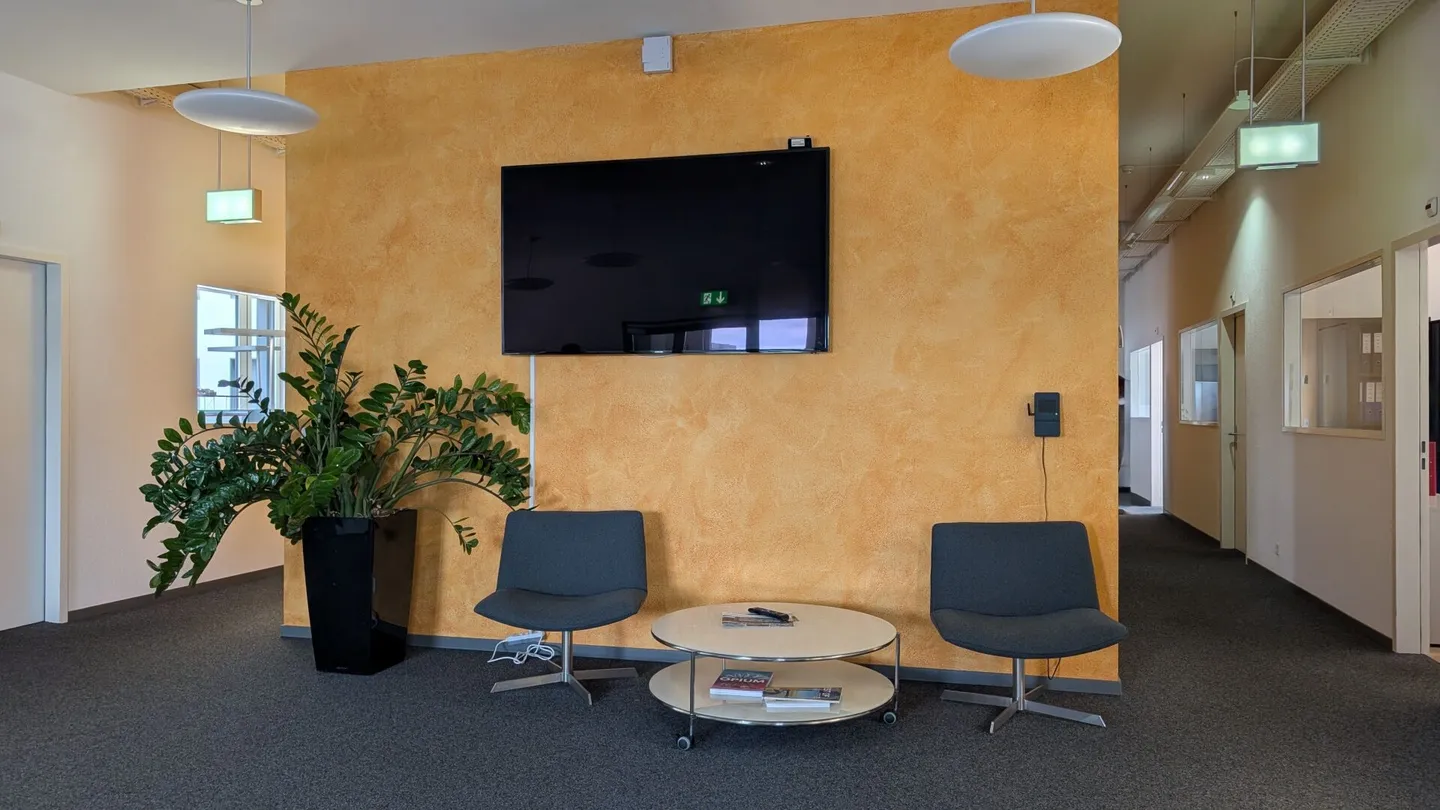 Espace de bureau attrayant et polyvalent à louer dans le parc industriel de Buss - Photo 4 sur 18