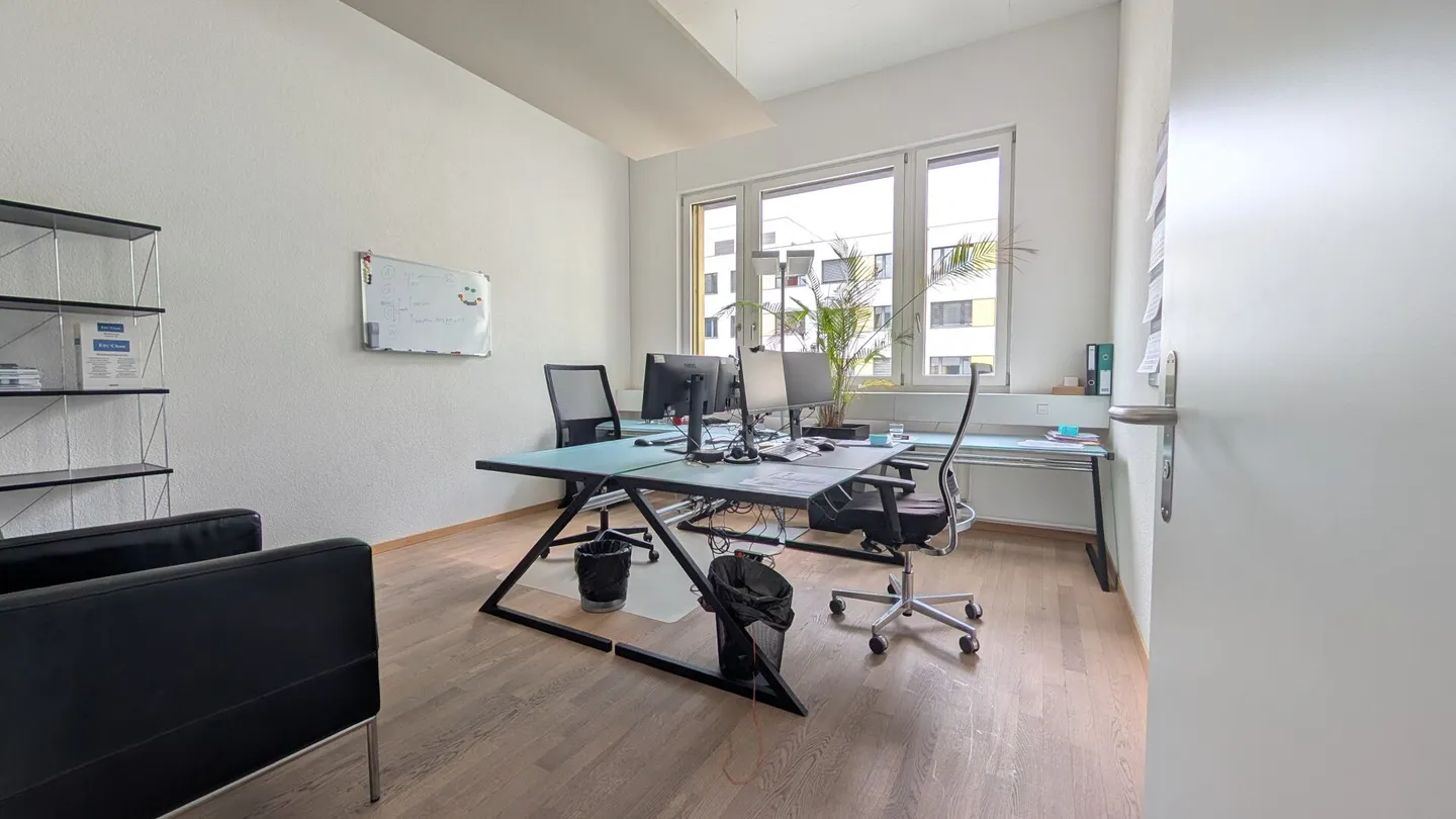 Espace de bureau attrayant et polyvalent à louer dans le parc industriel de Buss - Photo 7 sur 18