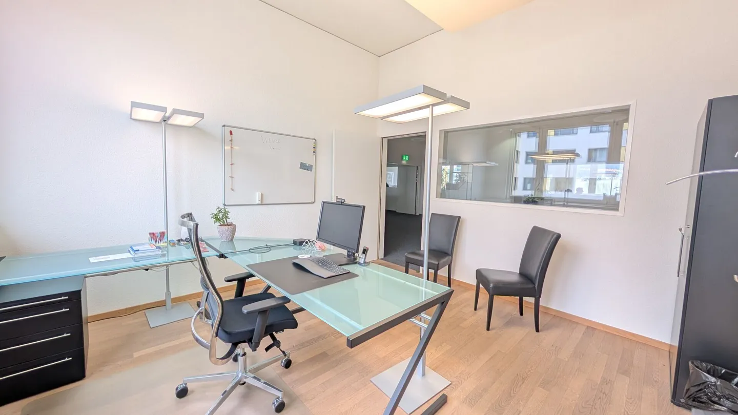 Espace de bureau attrayant et polyvalent à louer dans le parc industriel de Buss - Photo 9 sur 18