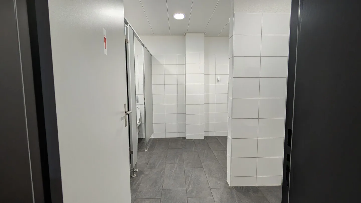 Espace de bureau attrayant et polyvalent à louer dans le parc industriel de Buss - Photo 14 sur 18