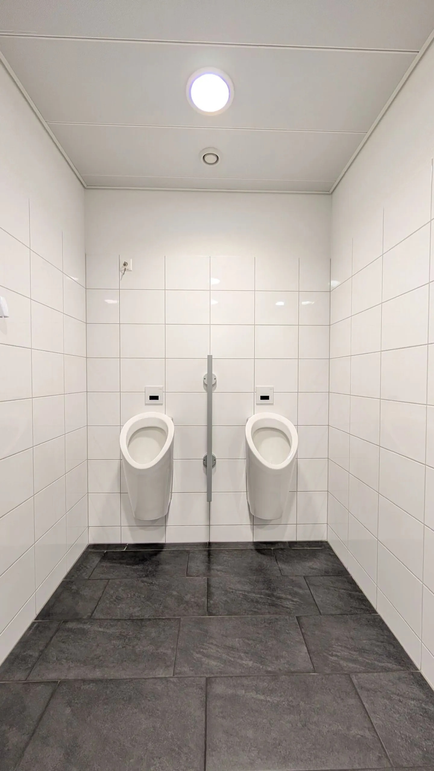 Espace de bureau attrayant et polyvalent à louer dans le parc industriel de Buss - Photo 15 sur 18