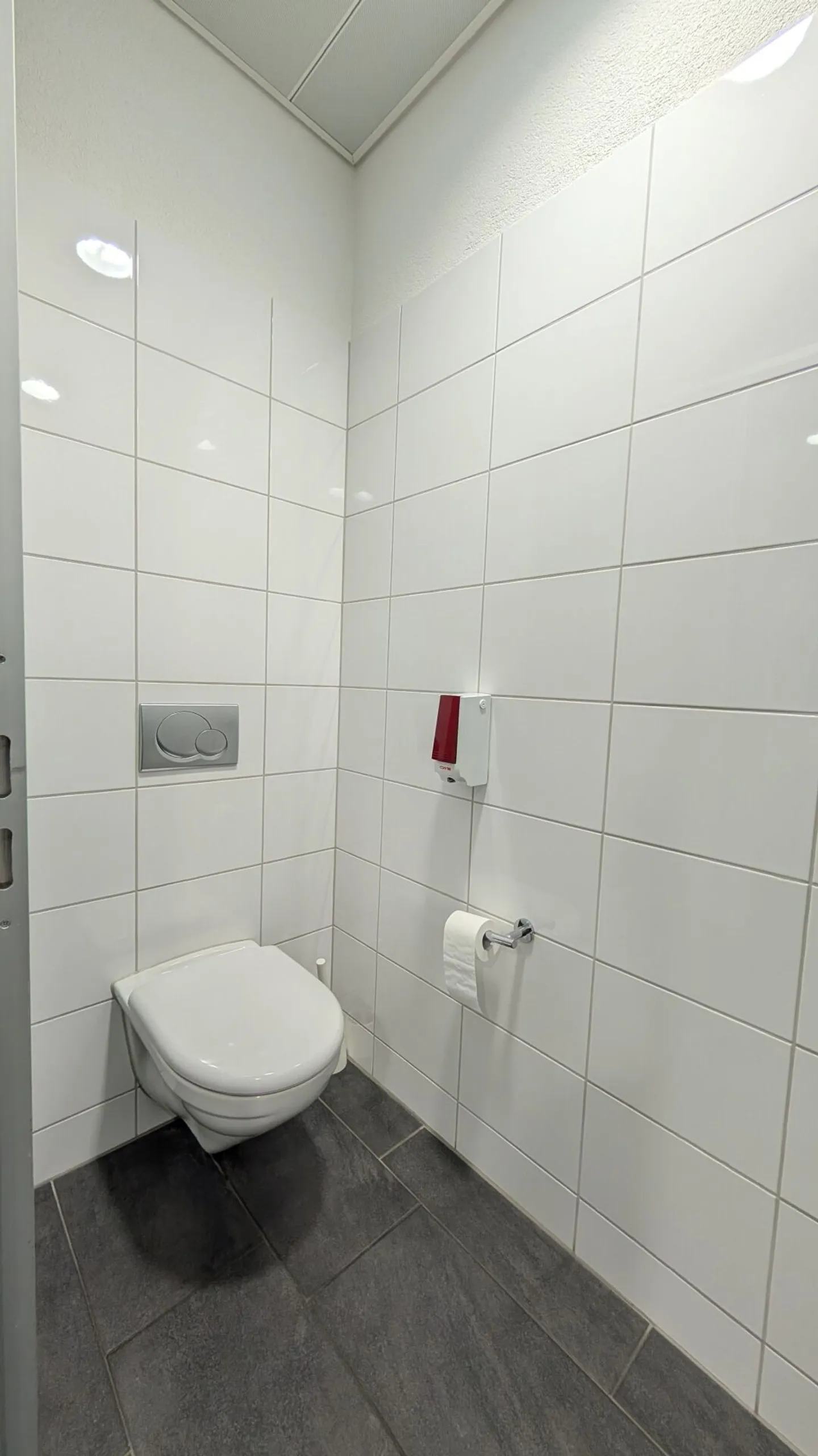 Espace de bureau attrayant et polyvalent à louer dans le parc industriel de Buss - Photo 16 sur 18