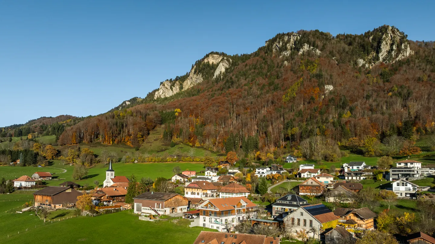Apartment with unique location: lake view and sunset - Photo 3 of 10
