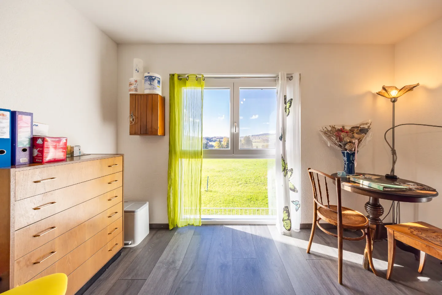 Apartment with unique location: lake view and sunset - Photo 8 of 10