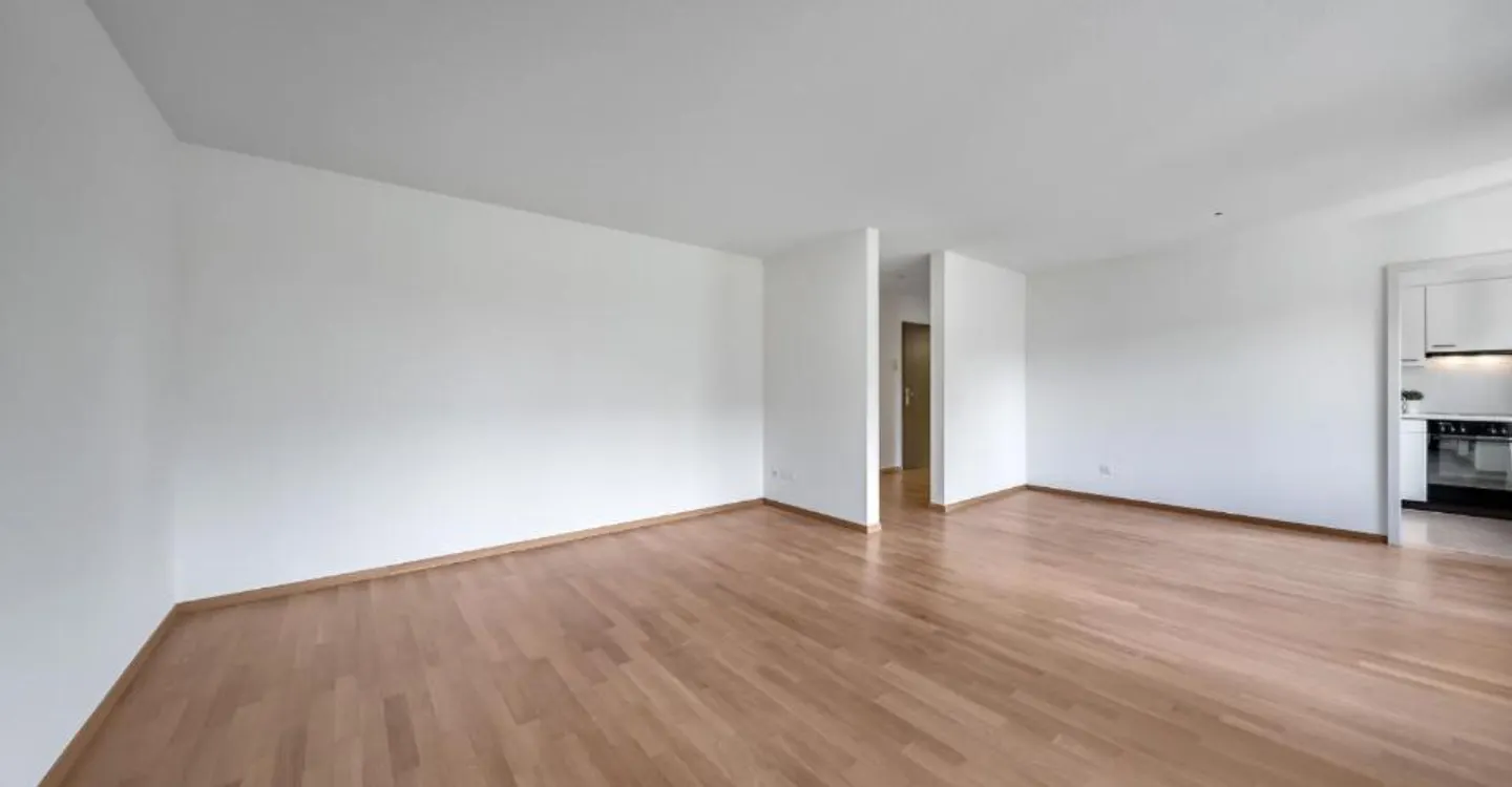 Spacious Family Apartment - Photo 2 of 8