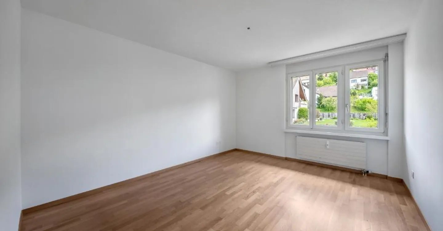 Spacious Family Apartment - Photo 5 of 8